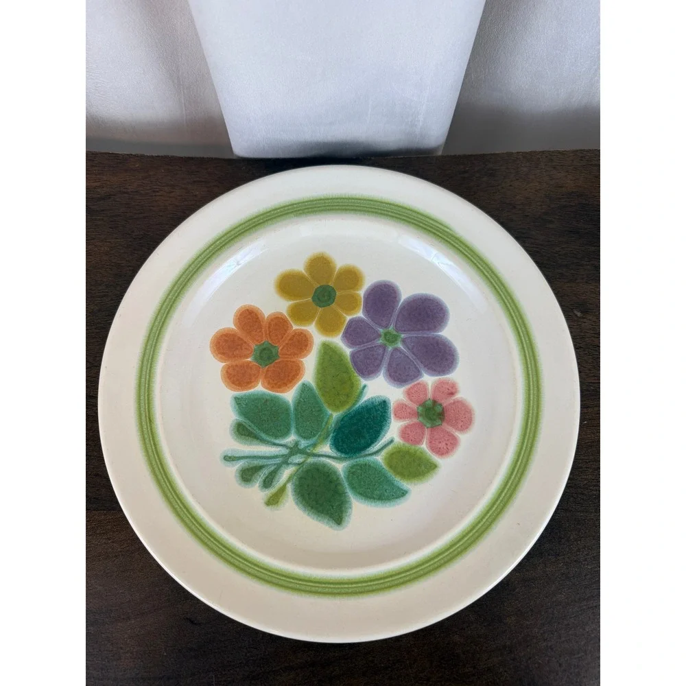 VTG‎ 1970's Franciscan Earthenware Purple Green Floral 10.5